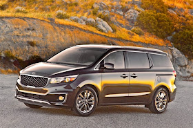 Front 3/4 view of 2015 Kia Sedona SXL