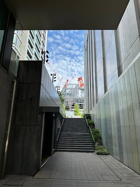 渋谷区役所脇からうろこ雲