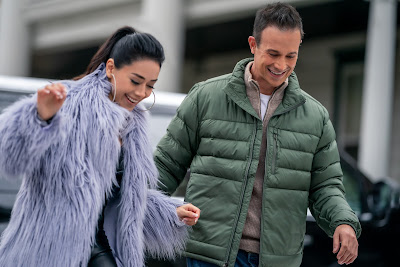 Christmas With You 2022 Aimee Garcia Freddie Prinze Jr Image 2