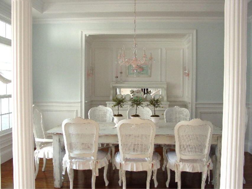 Classic Style: Shabby Chic Dining Room
