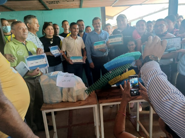 GESTIÓN: Alcalde Luis Cuervo realizó importante donativo al Liceo Bolivariano Pedro Camejo.