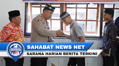 Polres Pinrang Serahkan Bantuan Al-Quran Di Pondok Pesantren Babul Khoir