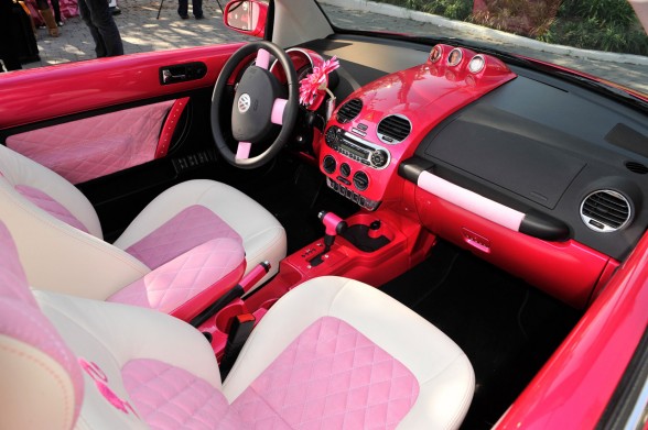 2009 Barbie Volkswagen Beetle convertible