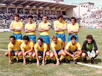 U. D. LAS PALMAS. Temporada 1983-84. Julio Durán, Sergio Marrero, Felipe, Mayé y Román. Félix, Contreras, Benito, Masciarelli, Alexis y Pérez. U. D. LAS PALMAS 0 BILBAO ATHLETIC  CLUB 2. Sábado 14/04/1984. Campeonato de Liga de 2º División, jornada 32. Las Palmas de Gran Canaria, estadio Insular. GOLES: 0-1: 8’, Julio Salinas, de penalti. 0-2: 83’, Andrinúa. ÁRBITRO: Rafael Díaz Agüero, Cantabria. ENTRENADORES: UD Las Palmas: Héctor Núñez. Bilbao Athletic: José Ángel Iribar. CLASIFICACIÓN LIGA: Bilbao Athletic: 2º puesto, 50 puntos. UD Las Palmas: 11º puesto, 36 puntos.