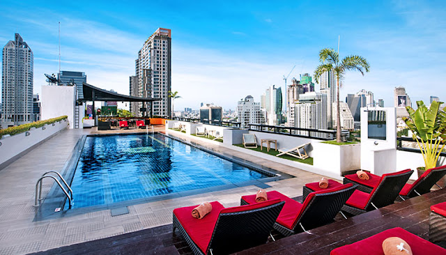 Rooftop pool and bar. Furama Silom.