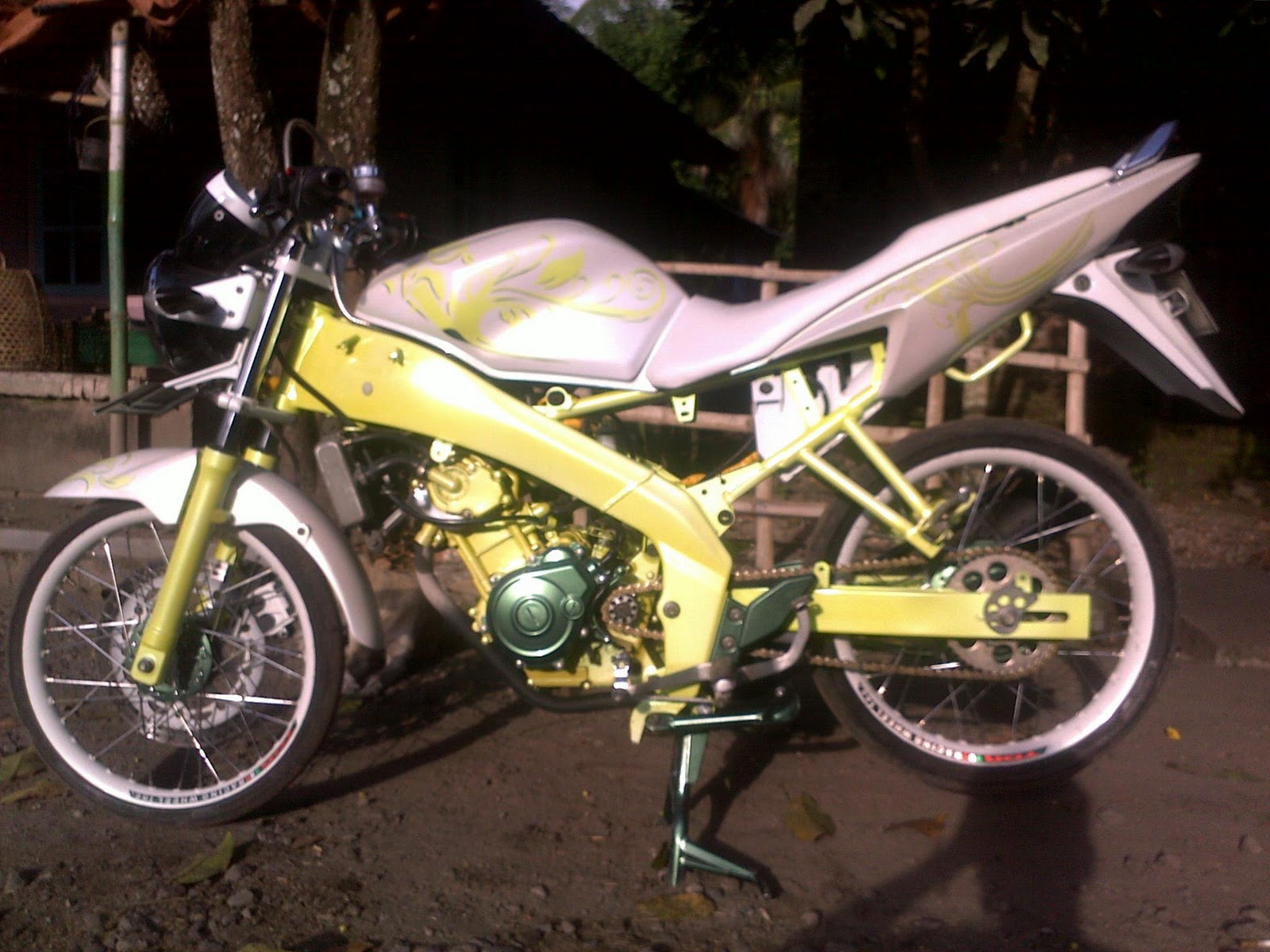 Download Ide Modif Warna Motor Vixion 2012 Terbaru Dan Terlengkap