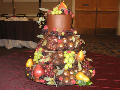 Eiryn and Vince's wedding was a beautiful Tuscan Wine theme and their cake