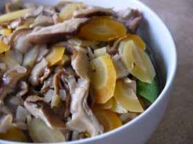 Pork and mushrooms with noodles