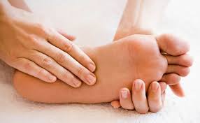 Học spa ở tphcm - hiệu quả massage chân trước khi ngủ