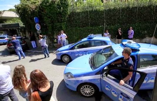 Orrore a Roma: donna decapitata con mannaia, villetta sotto sequestro