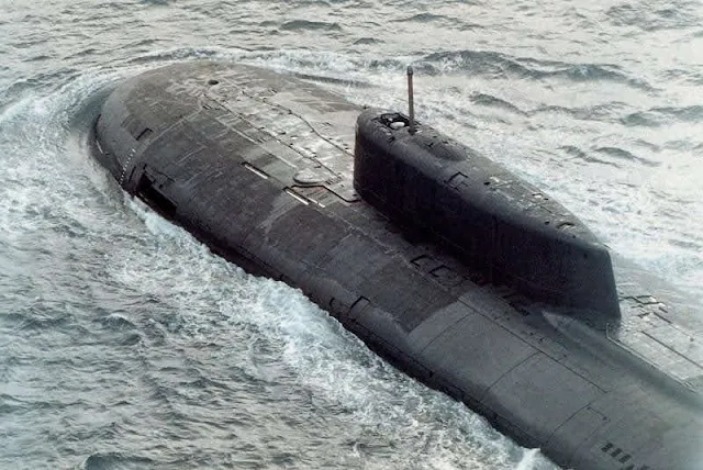 En agosto de 2000, el submarino ruso de clase Oscar Kursk zarpó hacia el Mar de Barents junto con otros elementos de la Flota del Norte de la Armada rusa