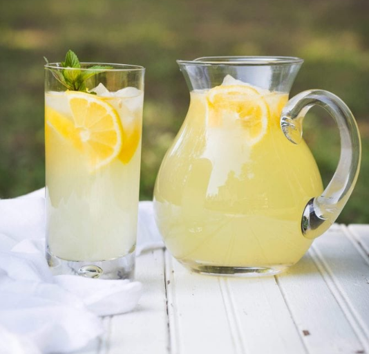 Fresh Squeezed Lemonade #drink #lemonade #fresh #delicious #party