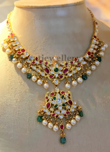 Trendy Pachhi Gemstone Necklace