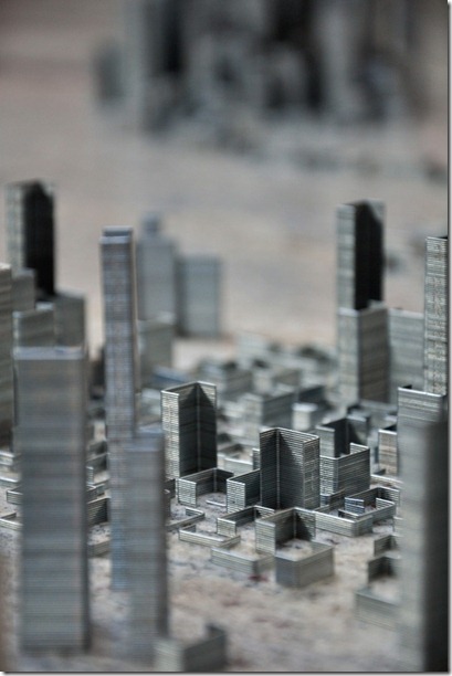 Ephemicropolis arte com grampos by  (4)