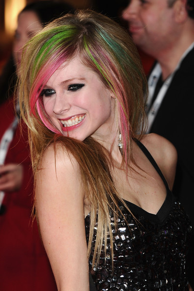 avril lavigne hairstyles. Avril Lavigne Hairstyles 2011.