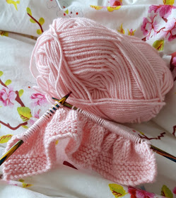 Cute and easy knitted baby hat