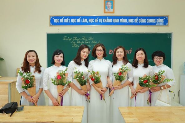 Áo dài họp lớp tại Lào Cai