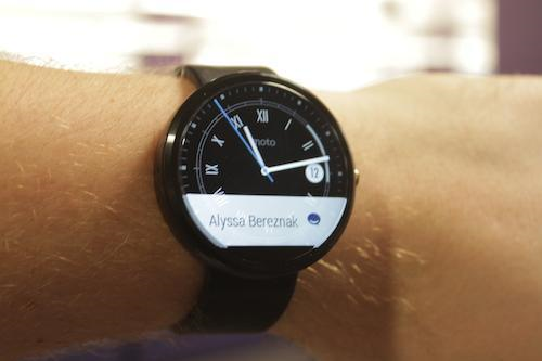 Moto 360 Review: Motorola's Smartwatch Proves Beauty Is Only Skin Deep