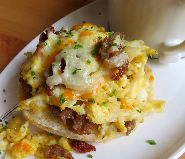 English Muffin Breakfast Pizza