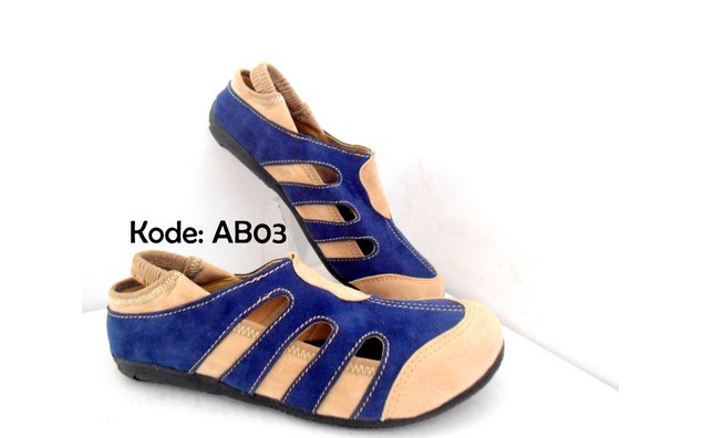 Sepatu casual wanita dengan kode ab03