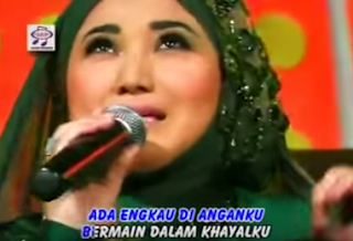 Lagu Evie Tamala - Akhir Sebuah Cerita  Rumah Lagu