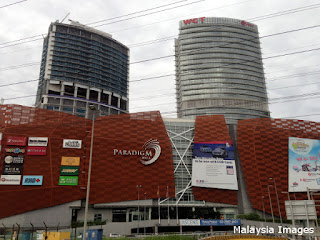 Paradigm Mall Building Exterior View (March 26, 2017)