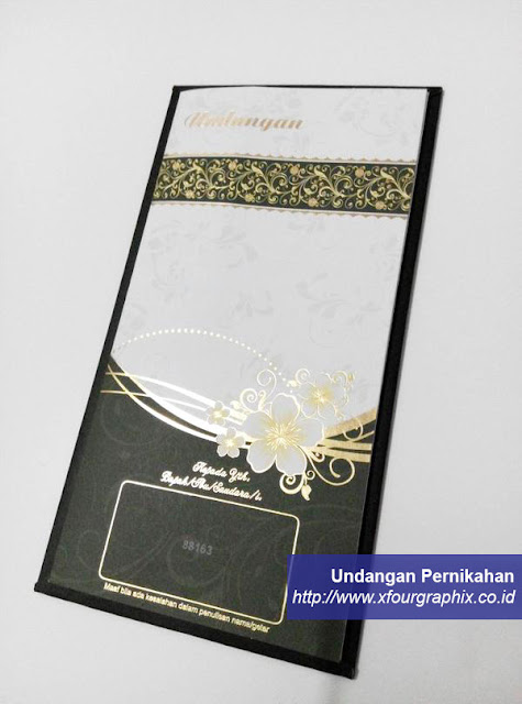 Undangan Pernikahan Hardcover Hitam Putih Murah