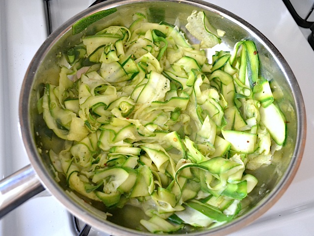 cooked zucchini ribbons