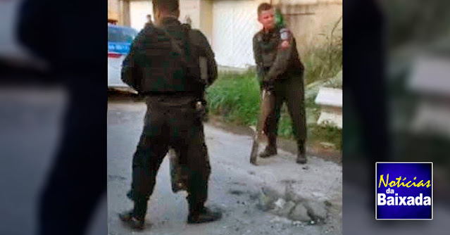 Policiais removem barricadas na Baixada Fluminense