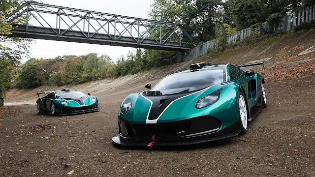 A pair of Arrinera Hussarya GTs on the Brooklands banking