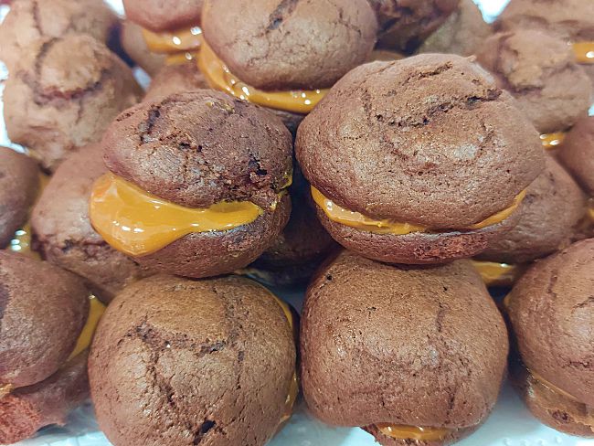 Whoopies de chocolate con dulce de leche