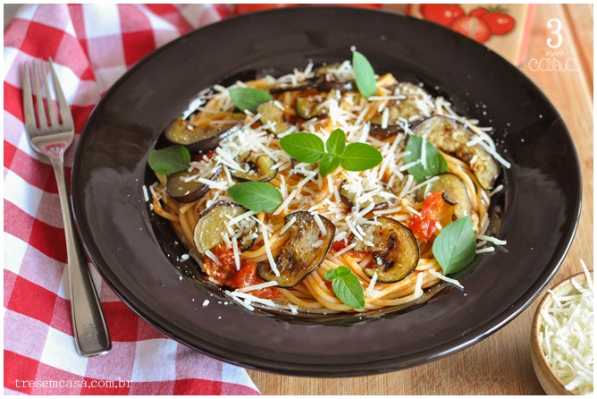 receita de pasta alla Norma