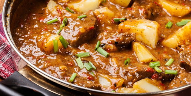 Slow Cooker Chunky Beef & Potato Stew , weight watchers recipes , 10 smart points