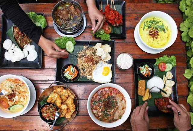 4 Tips Buka Puasa Di Luar Rumah Tanpa Harus Meninggalkan Ibadah