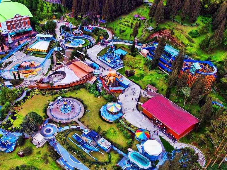 Mikie Holiday Funland Berastagi dengan 35 Wahana  