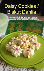 Daisy Cookies/Biskut Dahlia Recipe @ treatntrick.blogspot.com