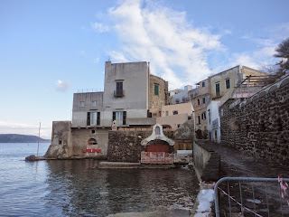 L'isola di Ischia nel golfo di Napoli