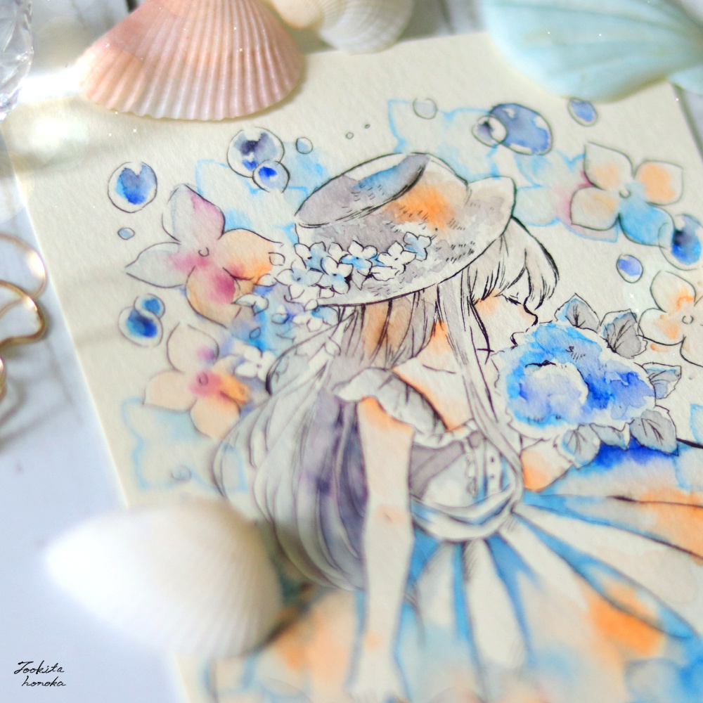 透明感のある紫陽花と夏のワンピースの女の子のアナログイラスト 水彩ペンメイキング 手描きのかわいい絵 遠北ほのかのイラストサイト