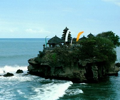 10 tempat wisata di indonesia yang terbaik  Risqie Ismail