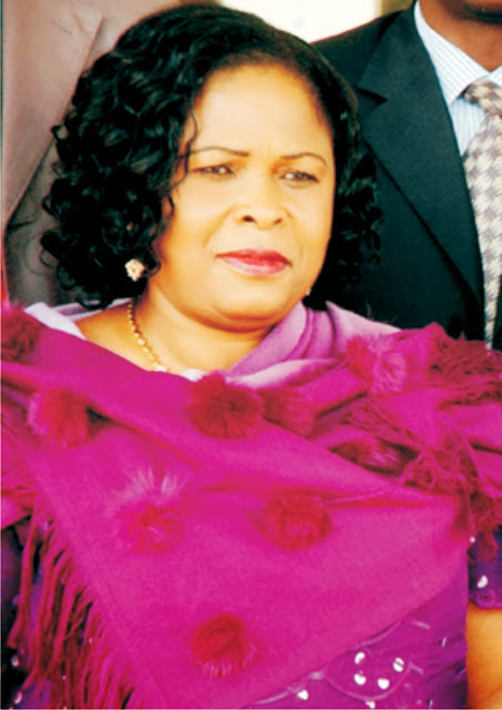 2015: Patience Jonathan shouts down Akpabio