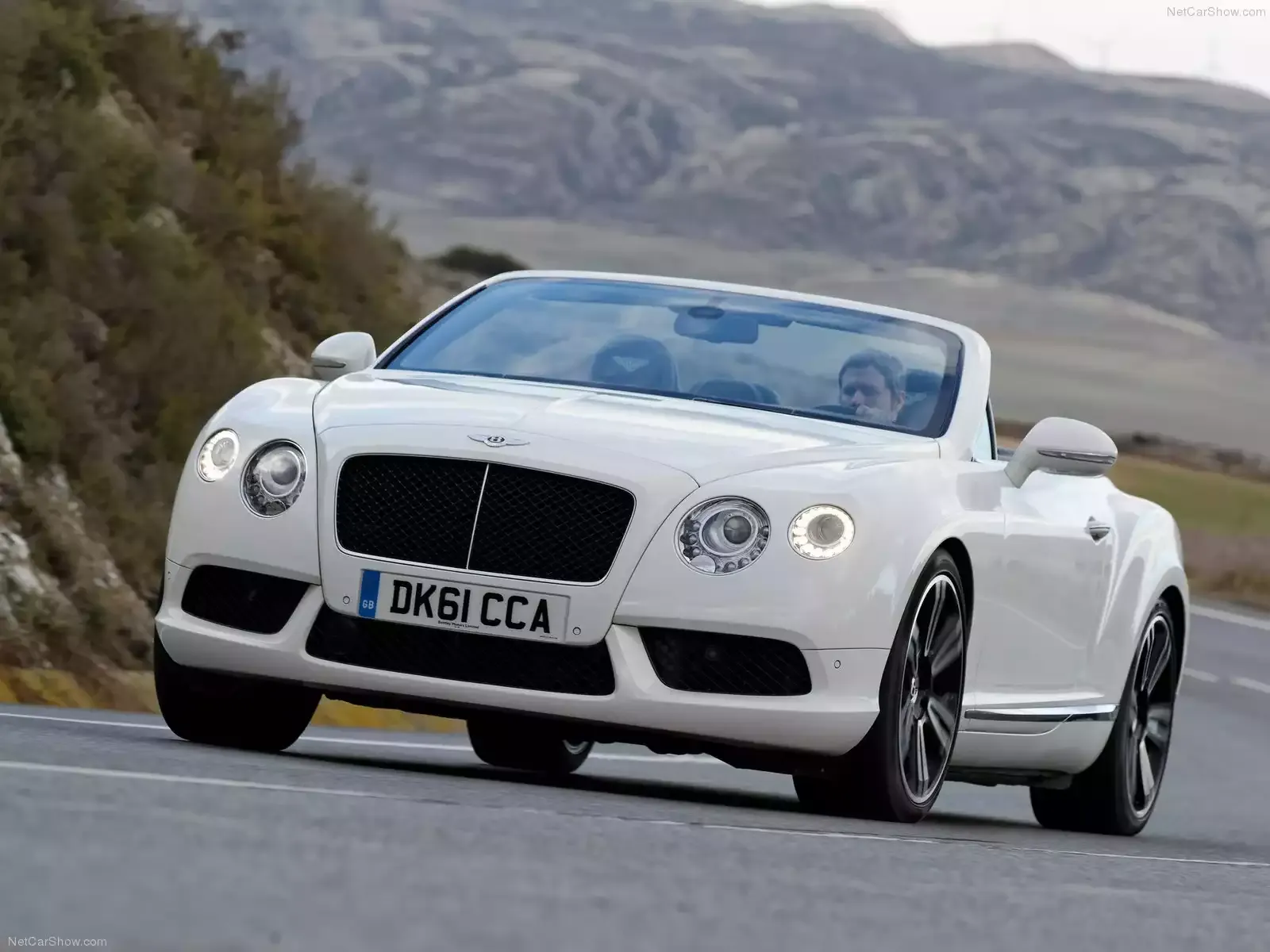 Hình ảnh xe ô tô Bentley Continental GTC V8 2013 & nội ngoại thất