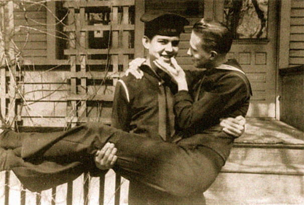 Former Priest Made A Collection Of Pictures That Prove Gay People Did Exist In The Past