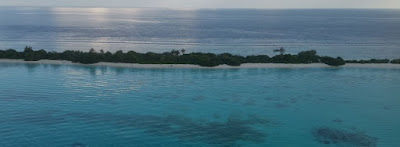 Parasailing en Dhigurah. Maldivas.