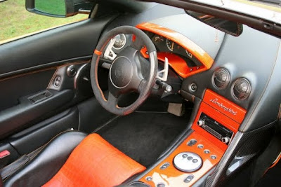 Lamborghini Murcielago impresses with orange
