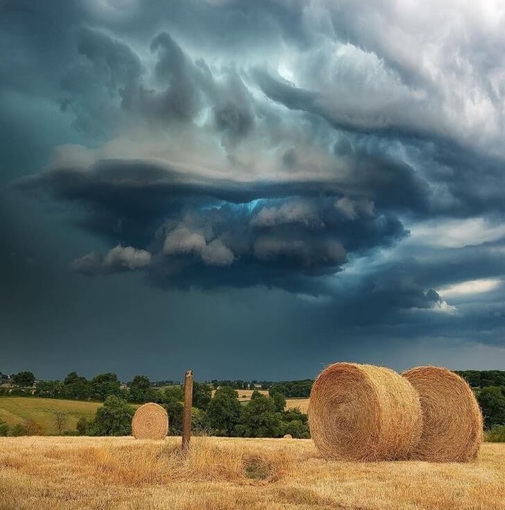 20 Stunning Photos Depict The True Power Of Nature
