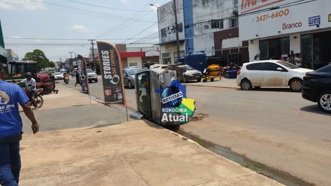 Carro tomba na avenida Brasil em Ji-Paraná