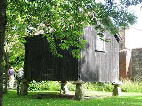 staddle stones