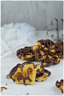 recetas de carnaval- postres de carnaval- receta carnaval- receta Flores de carnaval con chocolate- receta Flores de carnaval- flores manchegas- flores fritas- flores a la sartén