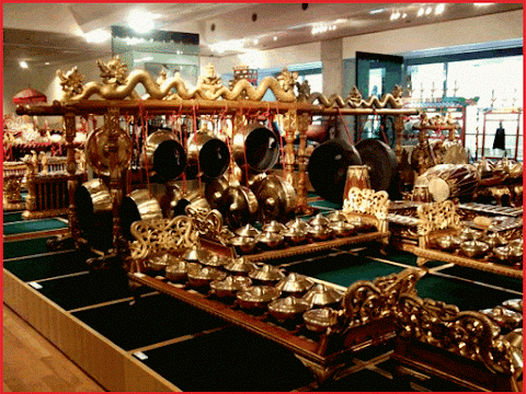 Alat Musik Tradisional (Gamelan) Disebutna - Contoh Alat Musik Gamelan Beserta Penjelasannya Lengkap - Balubu - Alat musik tradisional di indonesia ada berbagai macam jenis dan bentuknya.