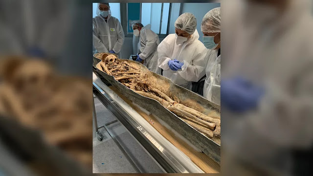 Οι αρχαιολόγοι ανακάλυψαν ποιοι ήταν θαμμένοι στις δυο σαρκοφάγους που βρέθηκαν κάτω από την Παναγία των Παρισίων